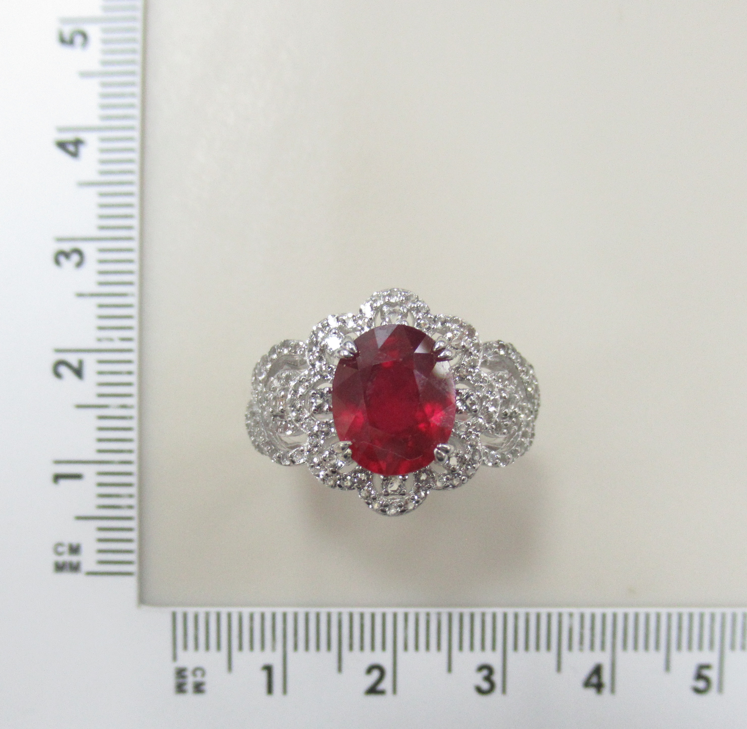 Серебряное кольцо с рубином